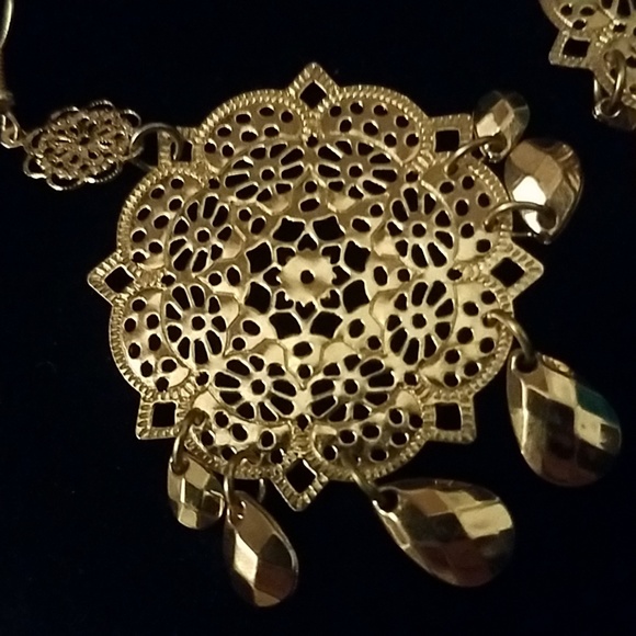 INCLUDED AS FREE GIFT - Picture 2 of 4